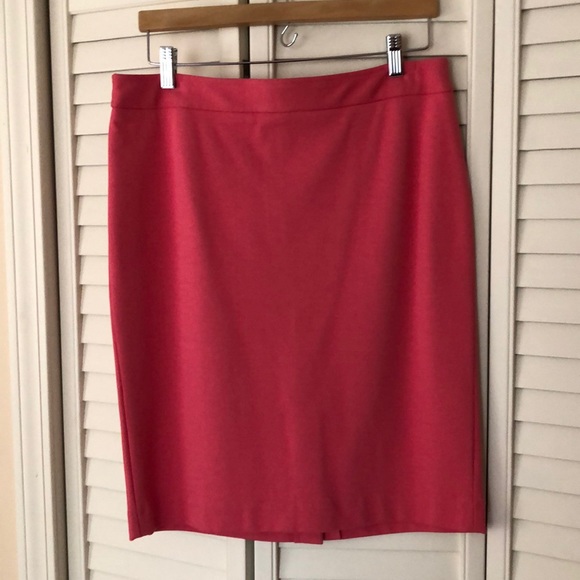 Pink stretch skirt - Picture 1 of 5